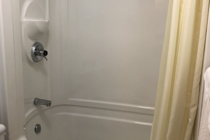 Room 27 of 39