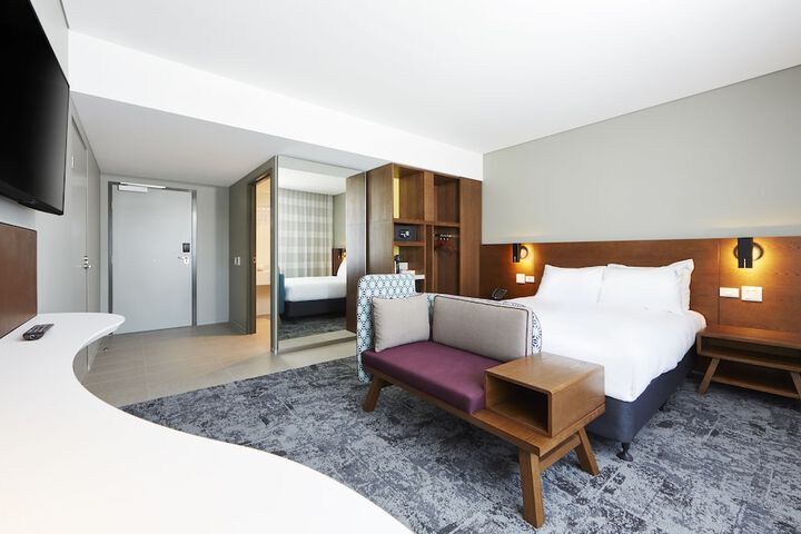 Room 6 of 72