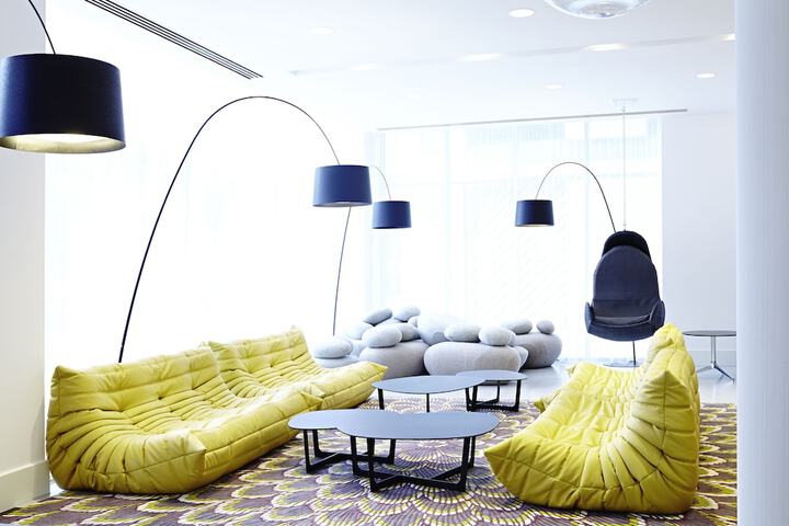Lounge 99 of 130