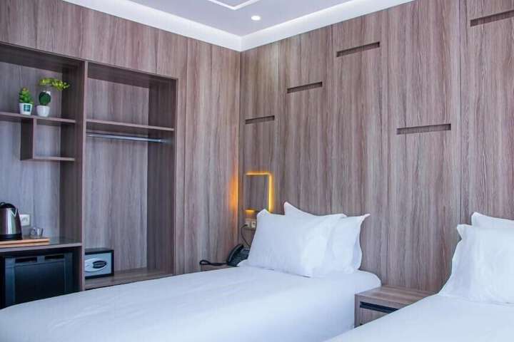 Room 11 of 51