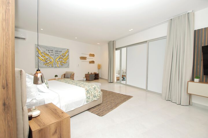 Room 9 of 74