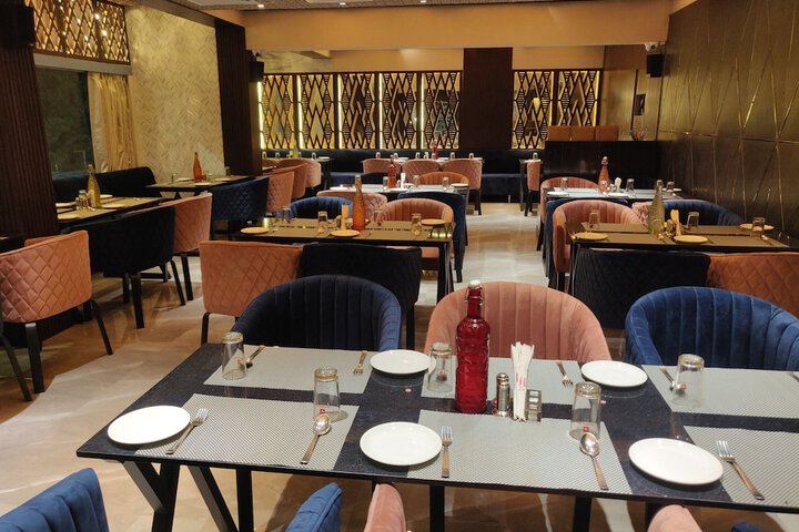Dining 72 of 103