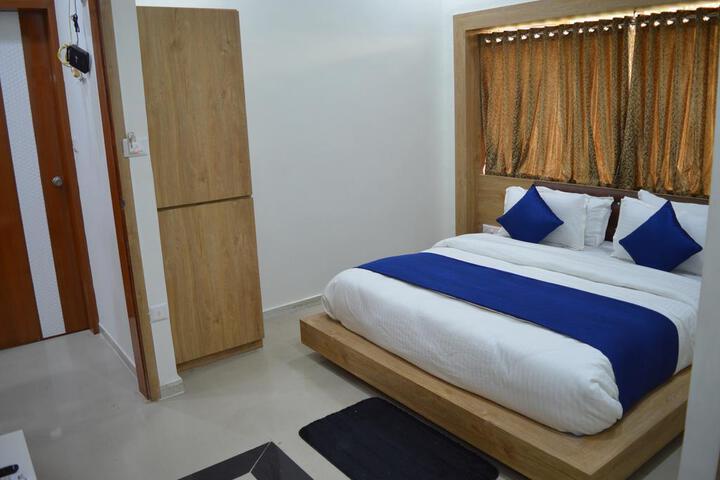 SIGNATURE INN HOTEL