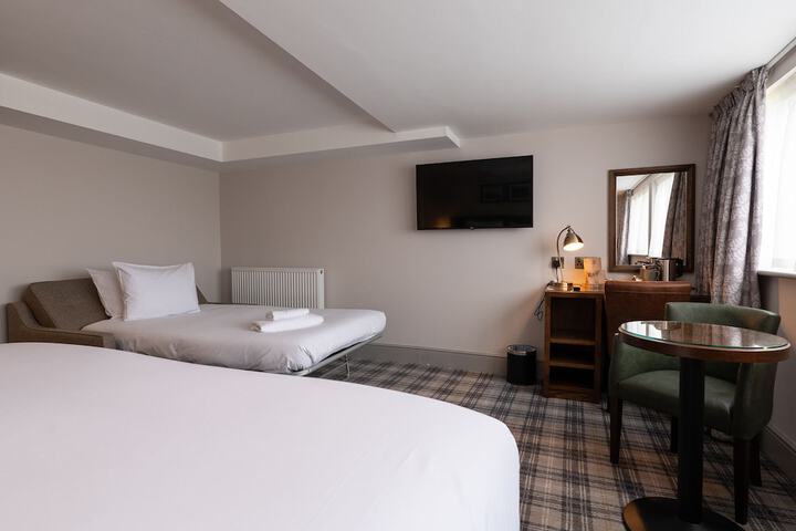 Room 14 of 85