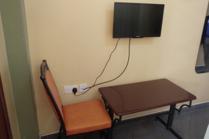 Room 8 of 27
