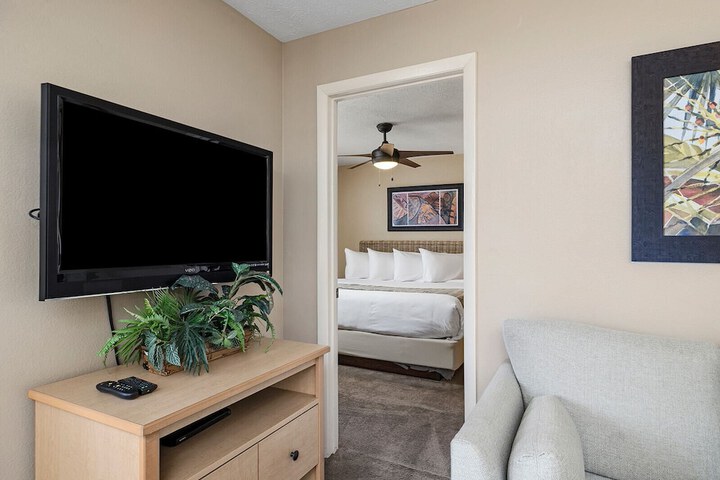 Room 14 of 220