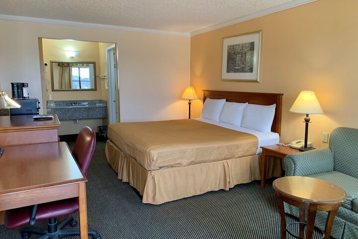 Room 2 of 4