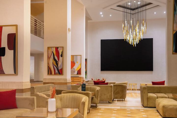 Entrance & Lobby