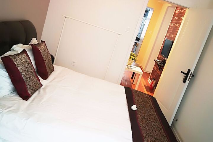 Room 4 of 19