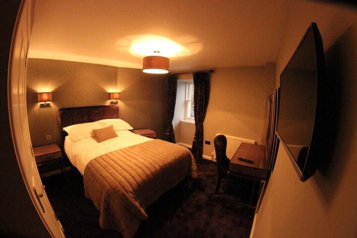 Room 18 of 32
