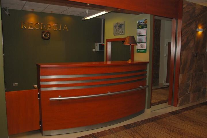 Check-in/check-out kiosk