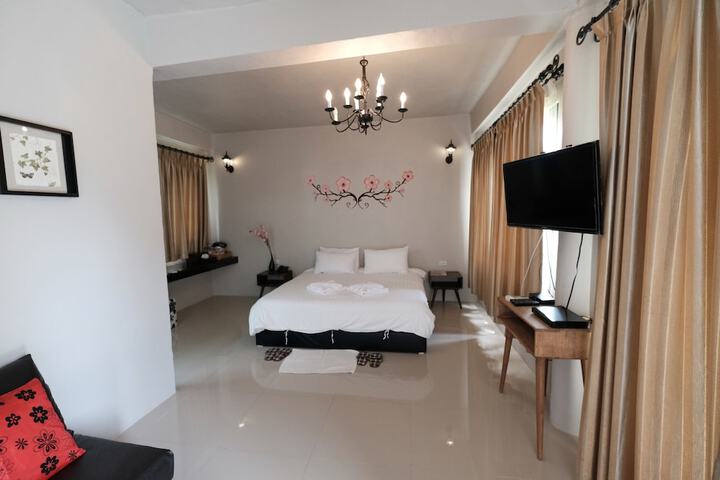 Room 8 of 65