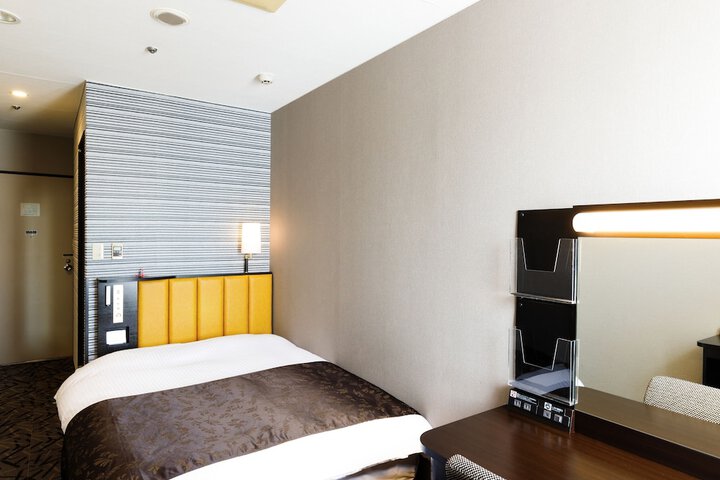 Room 13 of 51