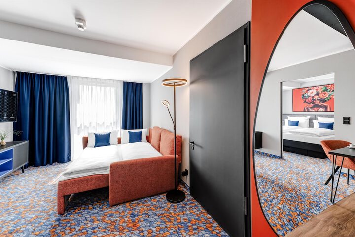 Room 15 of 44