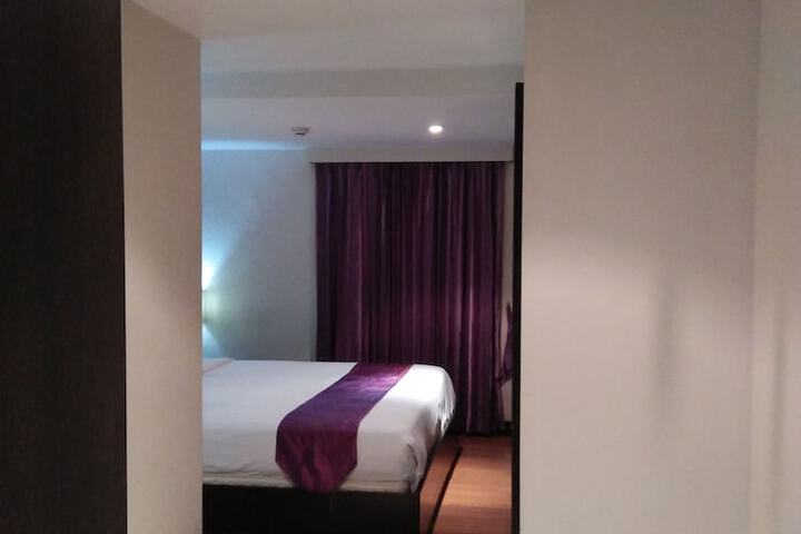 Room 14 of 25