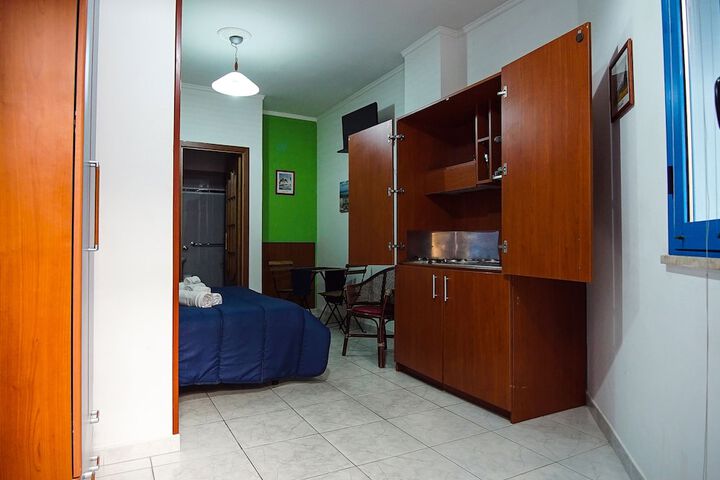 Room 10 of 120