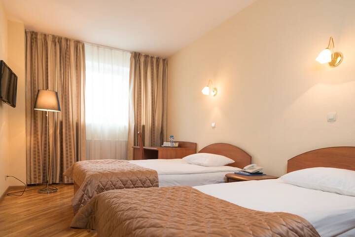 Room 4 of 63