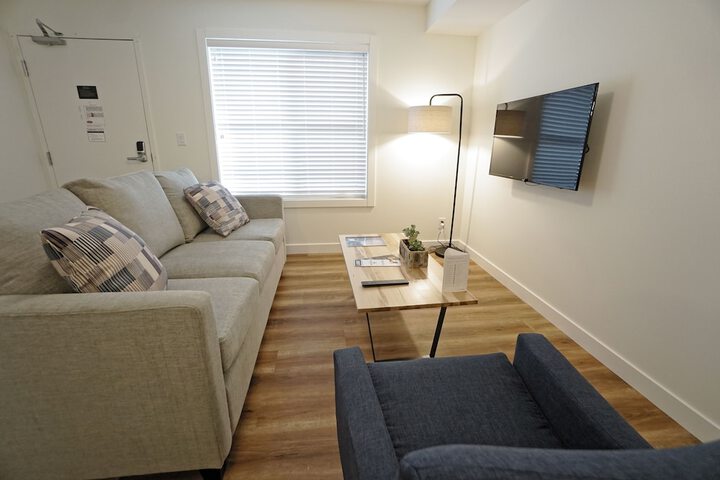 Room 2 of 67