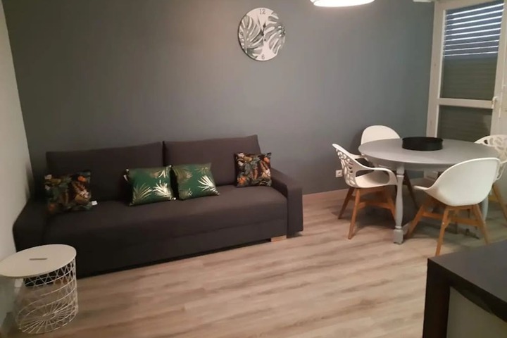 Room 52 of 81