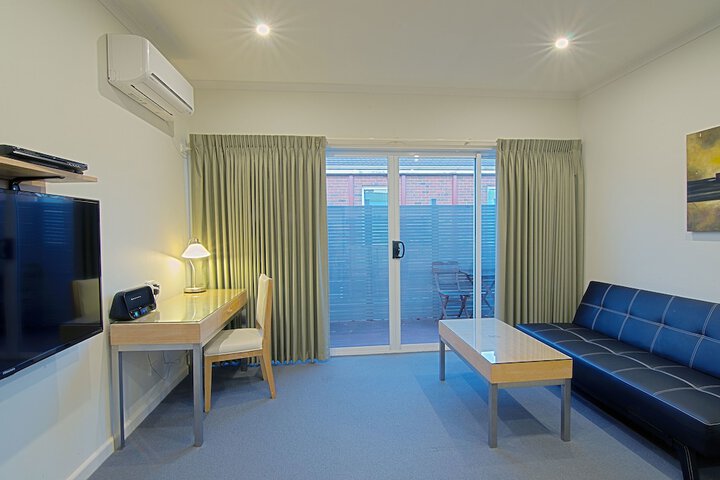 Room 10 of 29