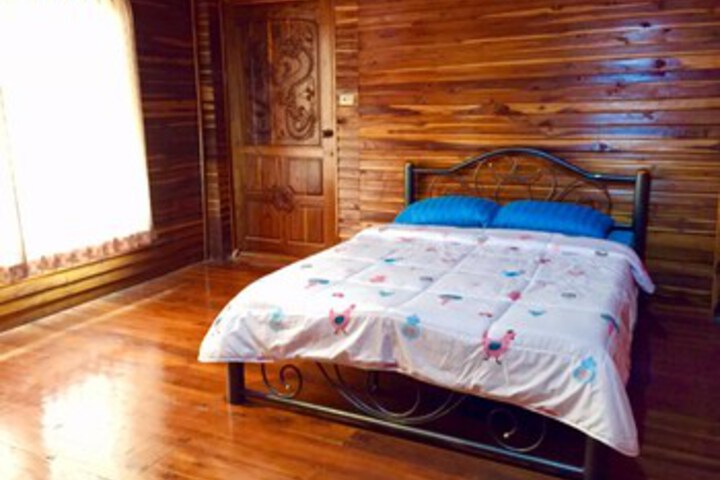 Room 17 of 37