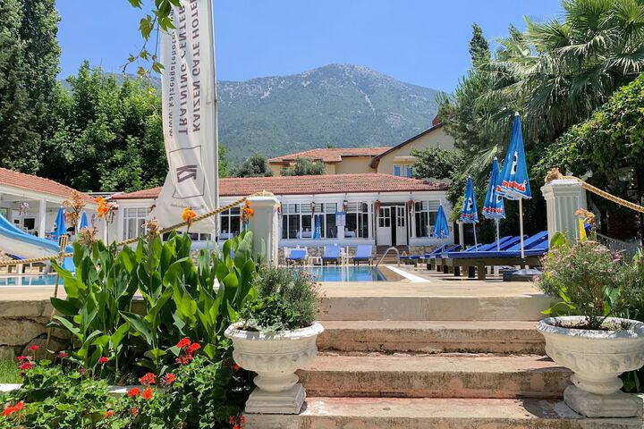 Hotel Exterior 89 of 93