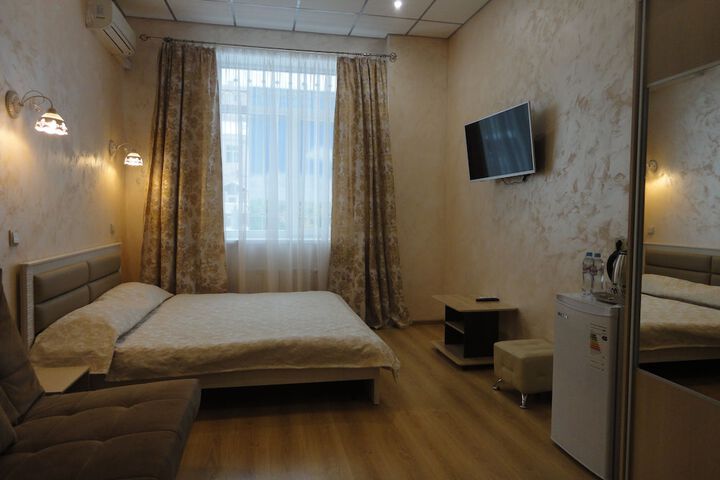 Room 8 of 19
