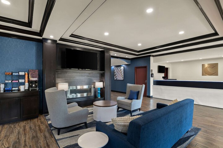 Hotel Lobby