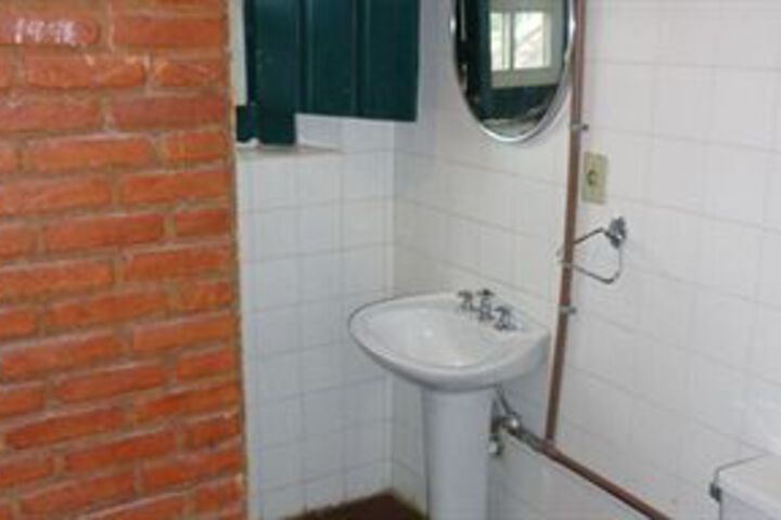 Room 4 of 19