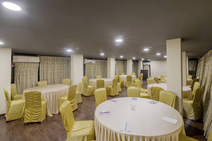 Ballroom/Hall 74 of 101
