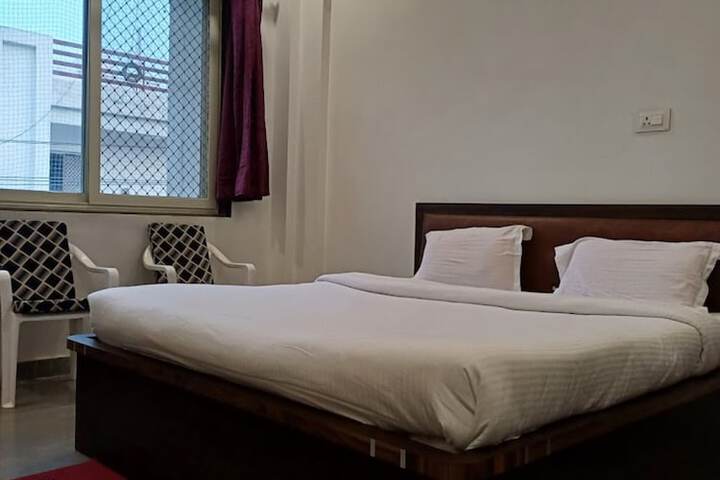 Room 3 of 21