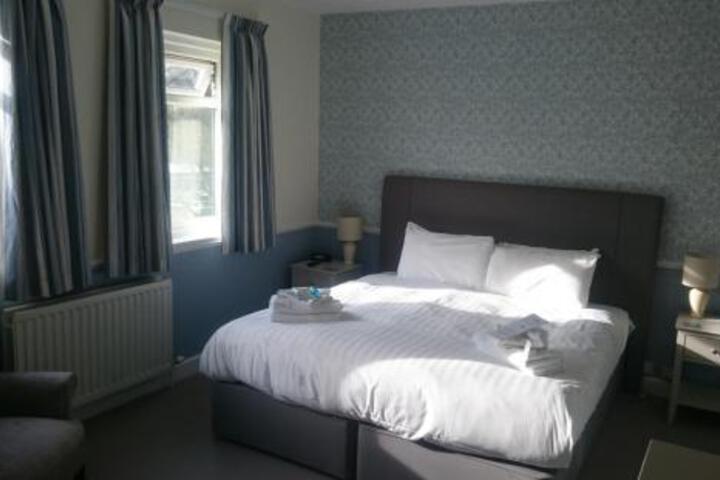 Room 3 of 3