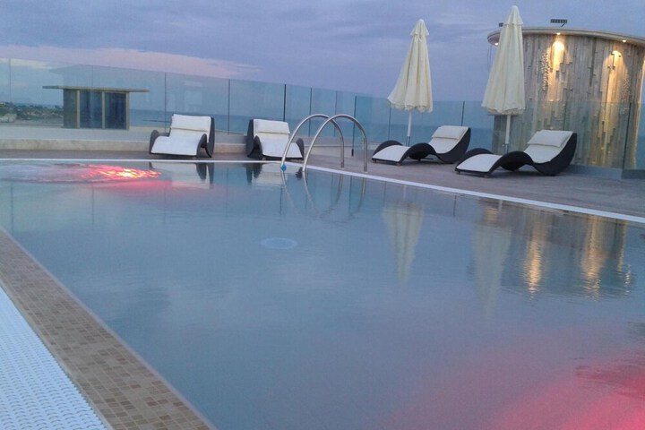 Pool 40 of 66