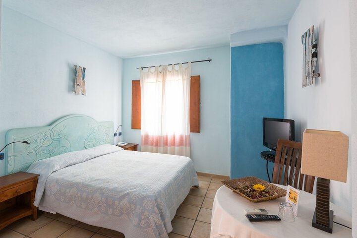 Room 8 of 38