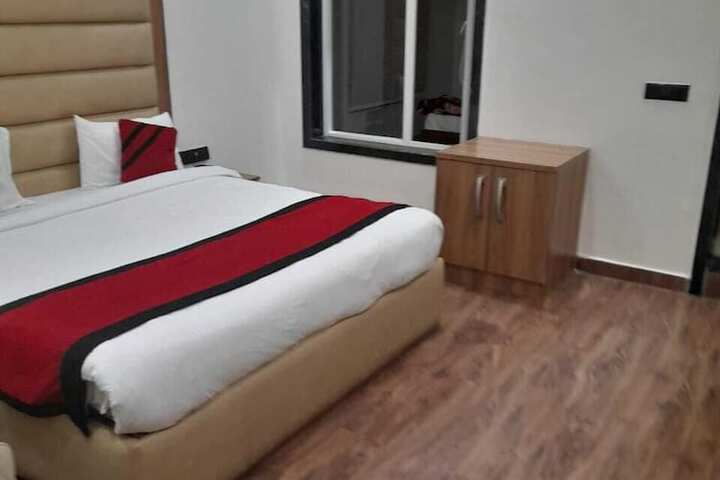 Room 3 of 9