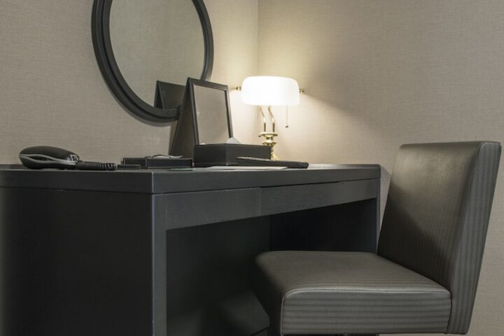 Room 14 of 87