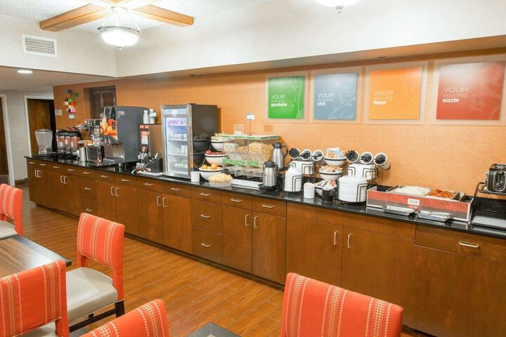 Breakfast/Coffee Service 24 of 56