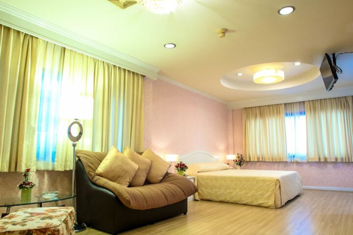 Room 10 of 71