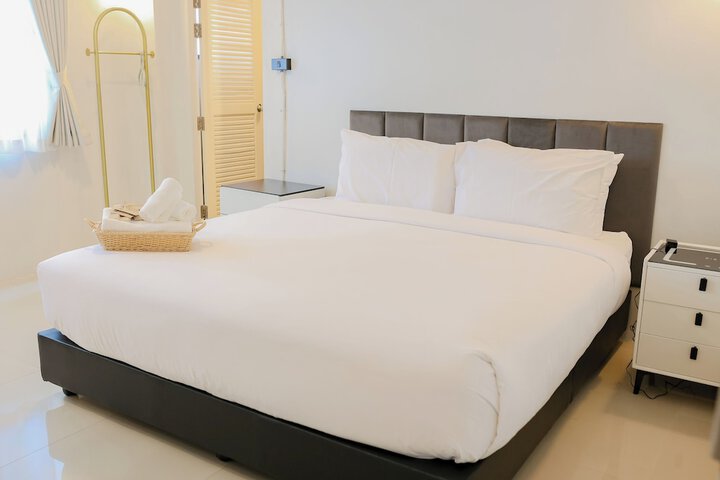 Room 4 of 50