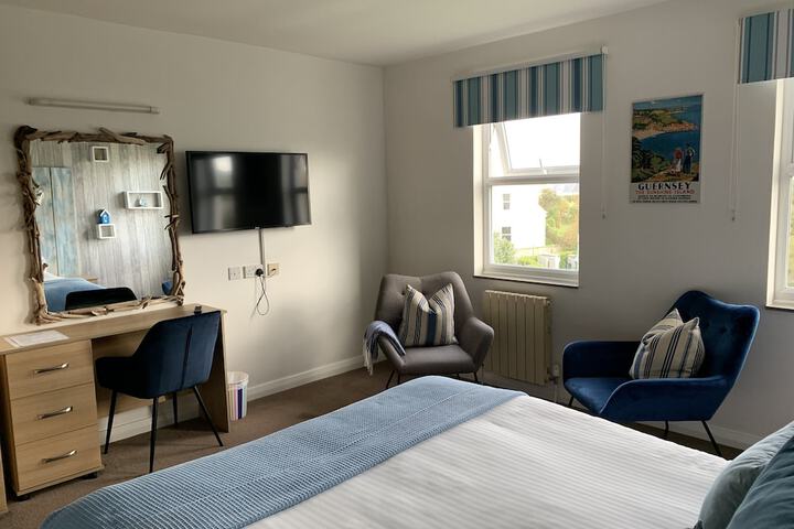 Room 12 of 37