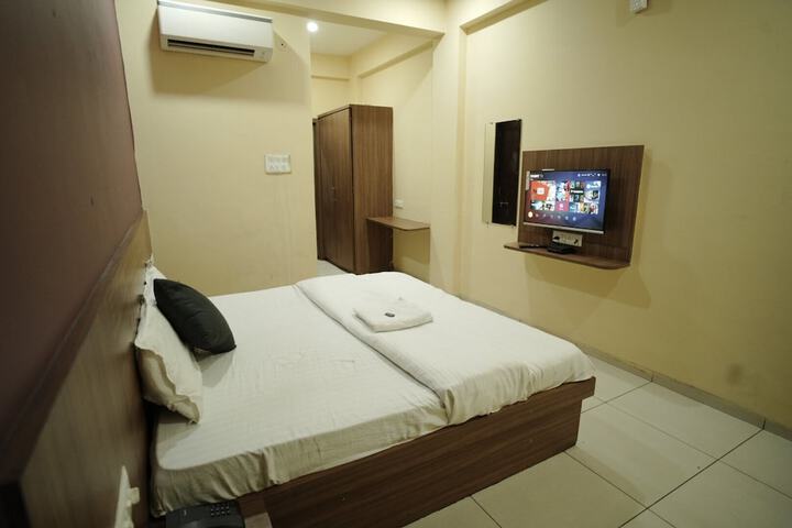 Room 7 of 14