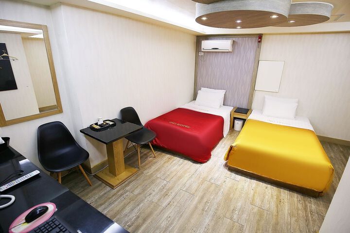 Room 26 of 52