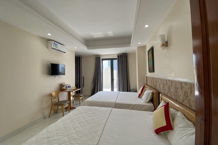Room 18 of 25