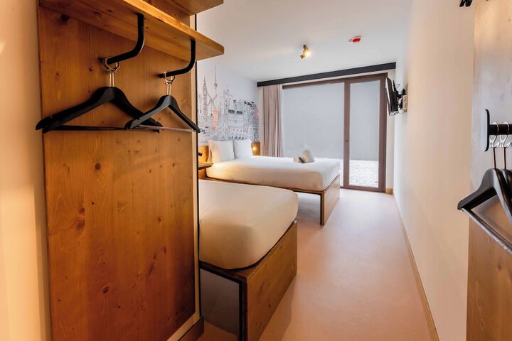 Room 21 of 89