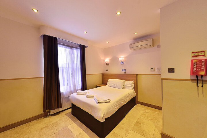 Room 40 of 90
