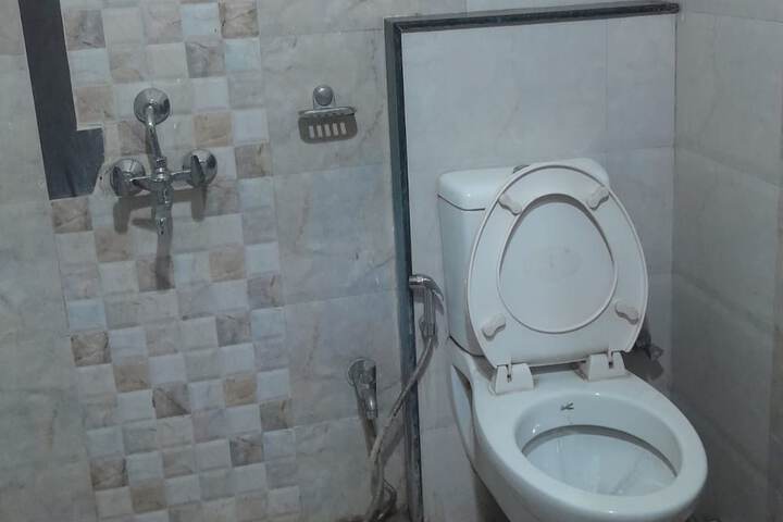 Room 34 of 43