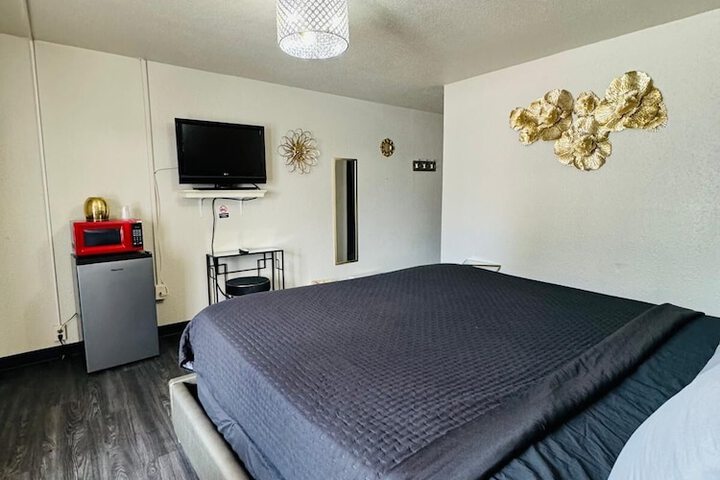 Room 40 of 77