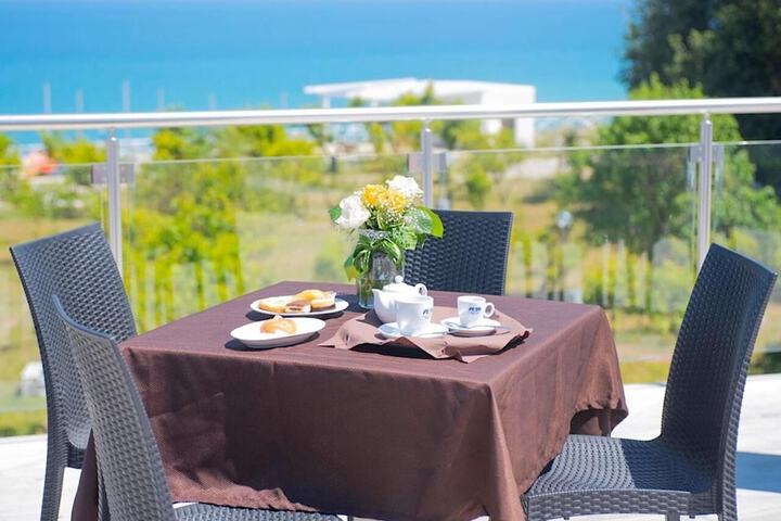 Breakfast/Coffee Service 16 of 19