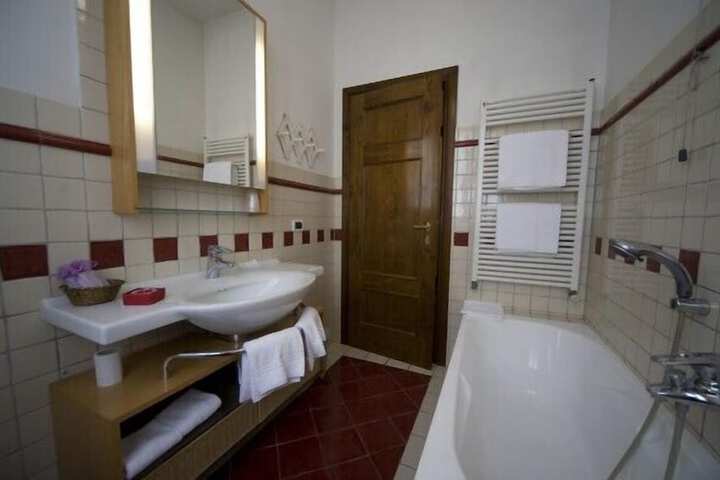Room 19 of 27
