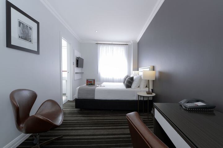 Room 12 of 103